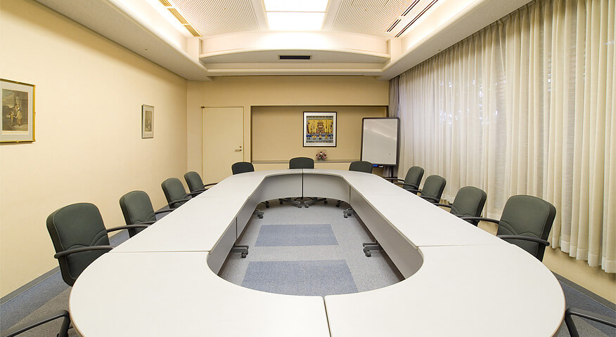 Meeting rooms that fit the scale