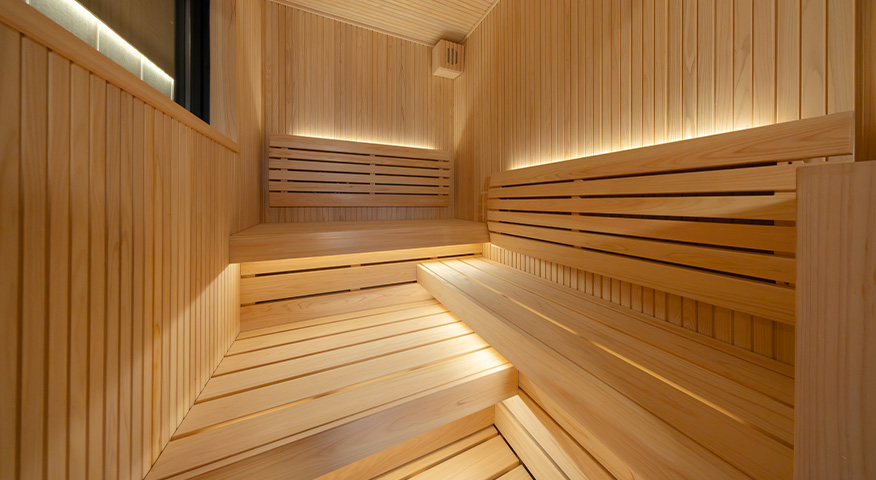 サウナ・水風呂＋半露天風呂付き和洋室